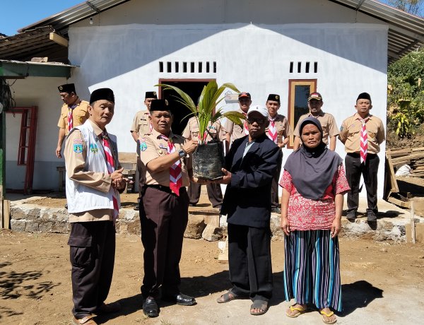 Bulan Bakti Pramuka, Gerakan Pramuka Kwarcab Magetan Bedah Empat Rumah Tidak Layak Huni di Desa Tapak Kecamatan Panekan