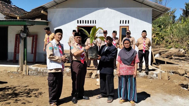 Bulan Bakti Pramuka, Gerakan Pramuka Kwarcab Magetan Bedah Empat Rumah Tidak Layak Huni di Desa Tapak Kecamatan Panekan
